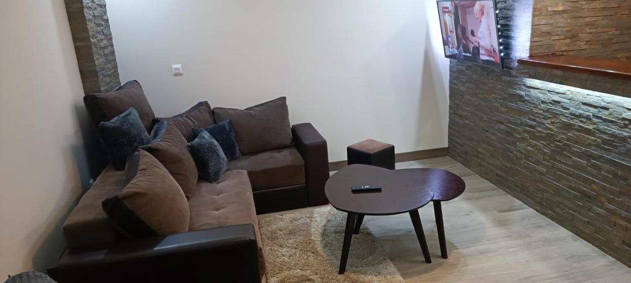 Tajna037 Apartment ครูเชวัซ ภายนอก รูปภาพ